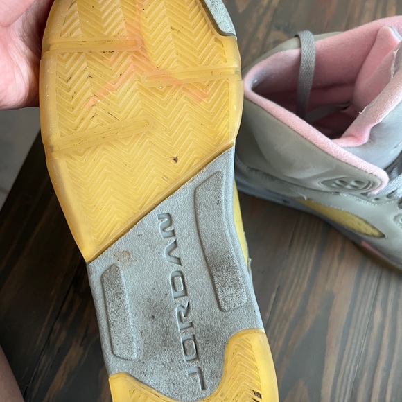 Jordan pink and grey retro 5’s - Picture 5 of 12
